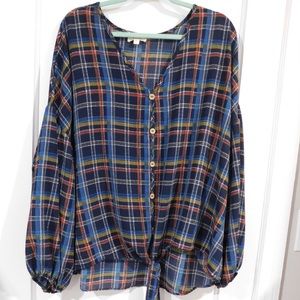 Plaid flowy blouse with wooden buttons
